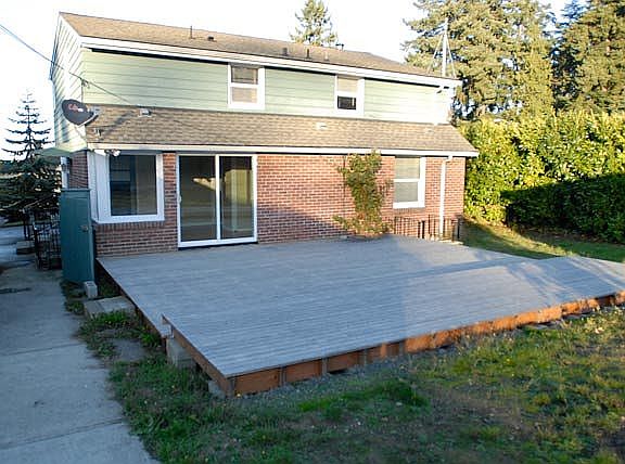 20 x 20 foot new cedar deck