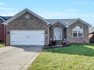 3812 Stone River Ct, Louisville, KY 40299
