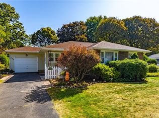 273 Circle Ln, Webster, NY 14580