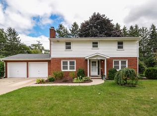 26 Sycamore Dr, Chelsea, MI
