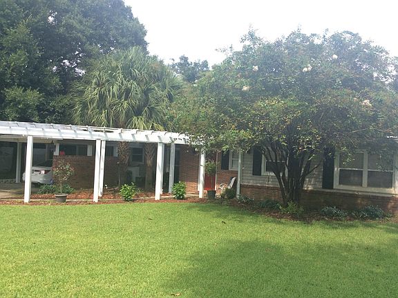2nd image of 70 Waynel Cir SE