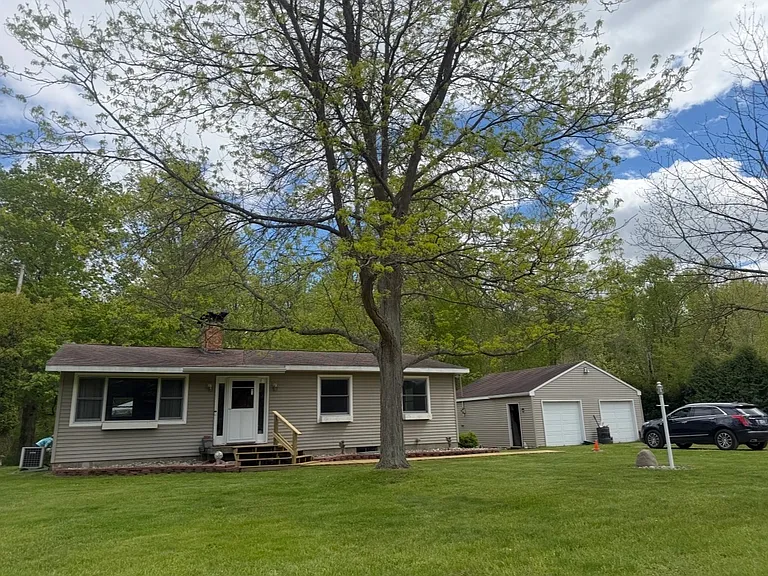 10898 Bunker Hwy — Photo 1