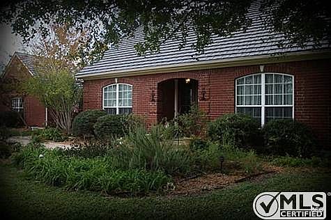 4th image of 721 Sunny Ln