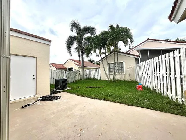 7063 Burgess Dr — Photo 5