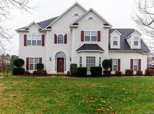 102 Elmhurst Ln, Mooresville, NC 28115