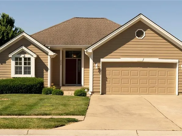 332 SE Bingham Dr, Lees Summit, MO 64063
