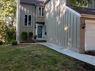 10064 N Locust St, Kansas City, MO 64155