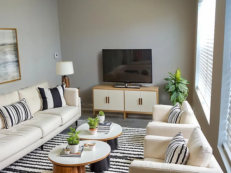 Brighton Crossing Apartments — Photo 23