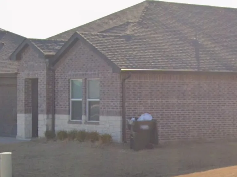 2705 Spring Creek St — Photo 1