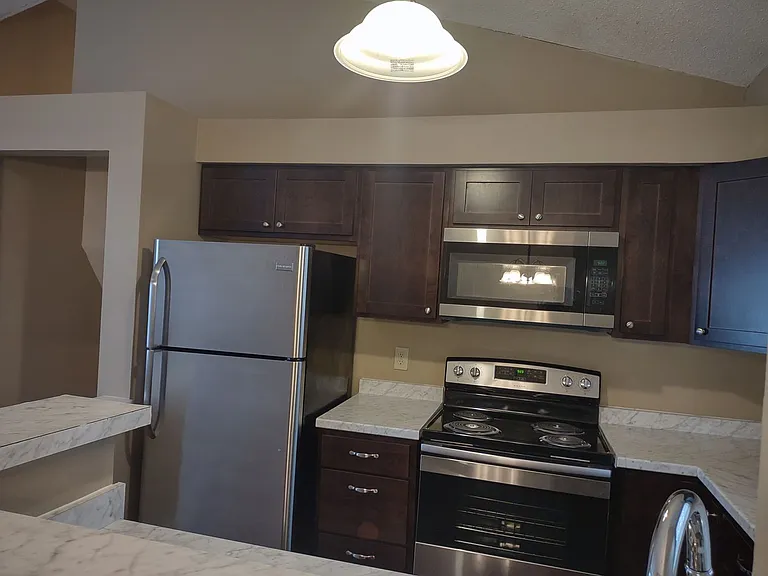 202 Hookston Way — Photo 6