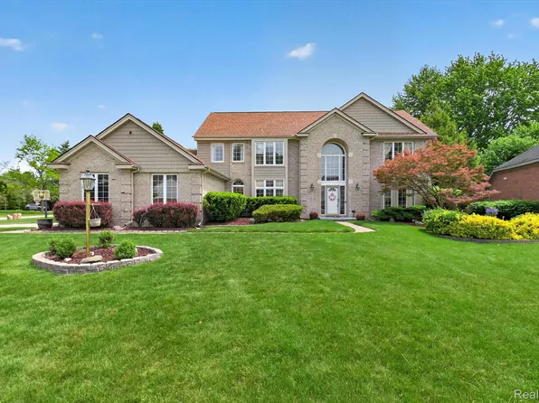 7340 Briargate Dr, Canton, MI 48187