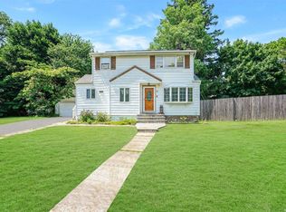 75 Freya Rd, Rocky Point, NY 11778