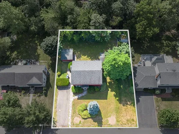 354 S Terhune Ave, Paramus, NJ 07652