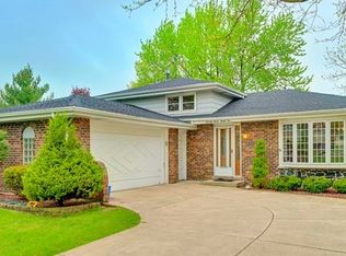 7725 Florence Ave, Darien, IL 60561