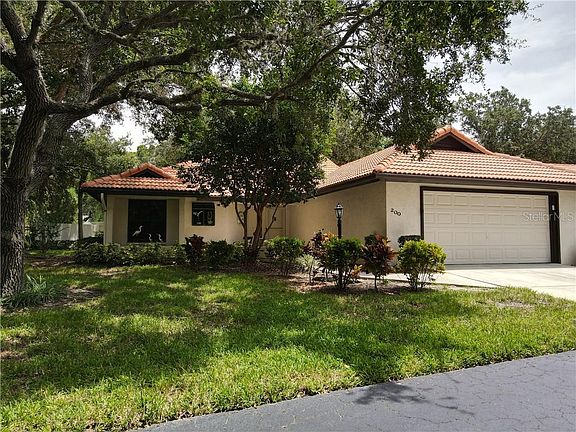 2nd image of 200 Laurel Hollow Dr #1