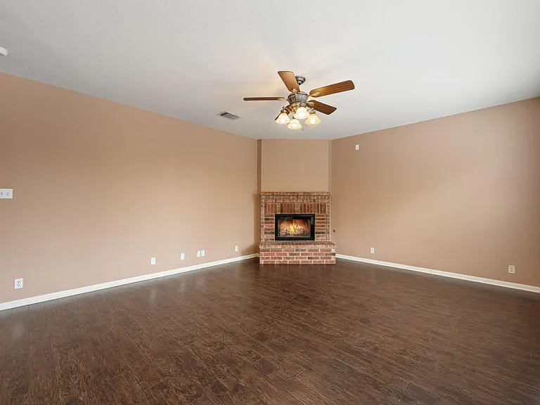 1006 Shadow Valley Cv — Photo 5