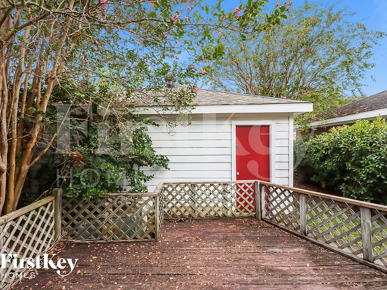 3225 Continental Dr — Photo 17