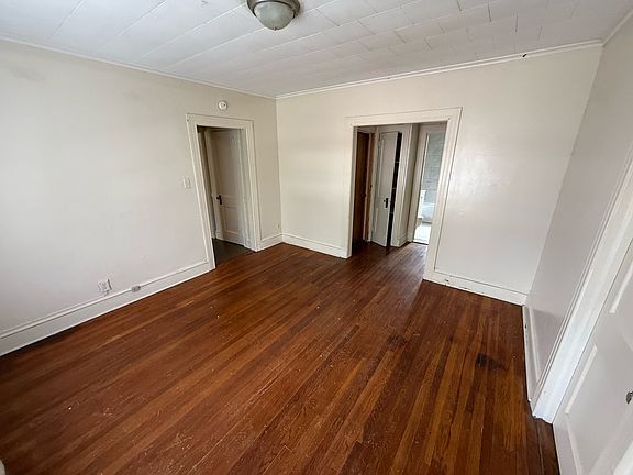 5th image of 225 W Main St