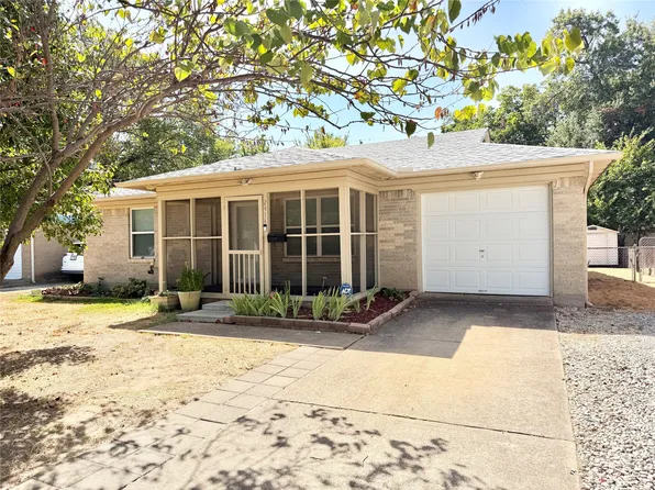 2414 Himes St, Irving, TX 75060