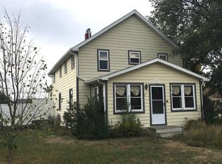 701 Pennsylvania St, Chinook, MT 59523