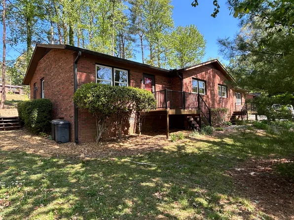 115 Wakefield Dr, Hendersonville, NC 28792