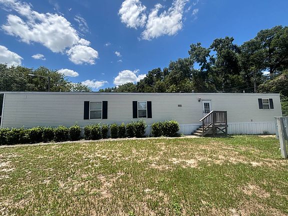 4th image of 1015 Geneva Way