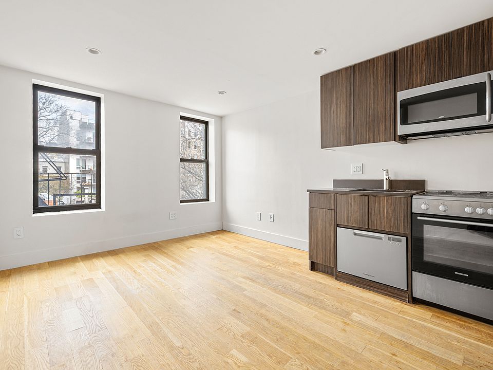 1st image of 738 E 6th St APT 3B