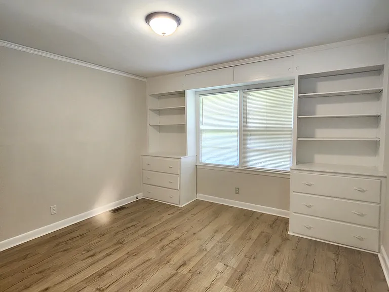 6 N Gaywood Dr — Photo 9