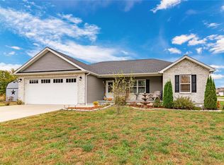 1552 Coyote Dr, Farmington, MO 63640