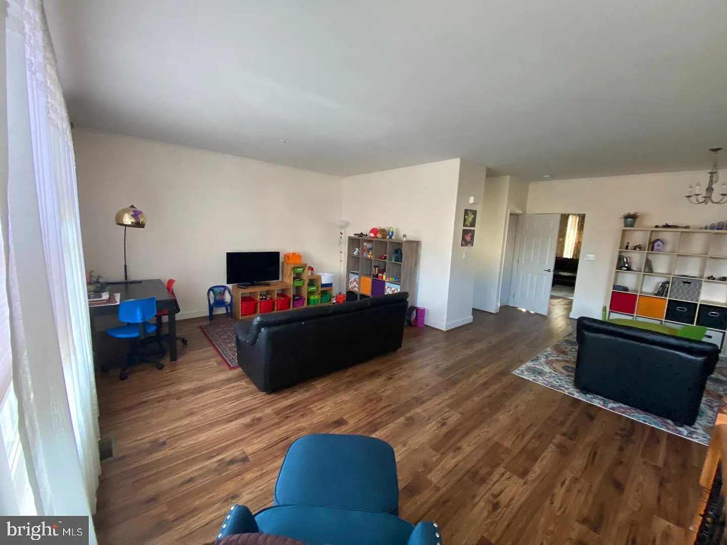 3 bed, 2.5 bath, 1978 sqft, $3,000 — Photo 3
