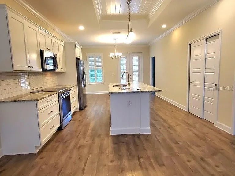 431 W McKenzie St — Photo 6