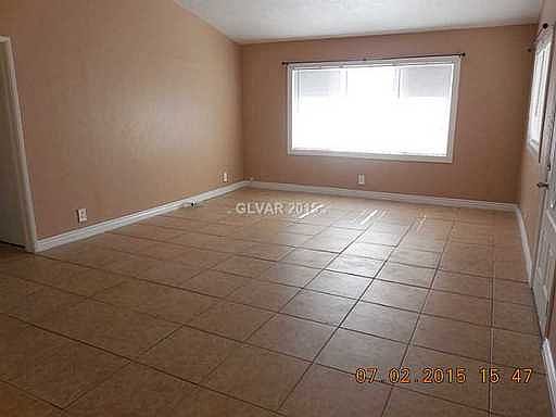 2nd image of 1716 Hassett Ave
