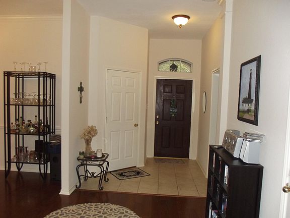3rd image of 8815 Brae Crest Dr
