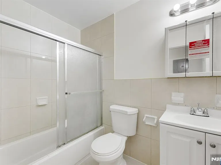 45 Orient Ave — Photo 15