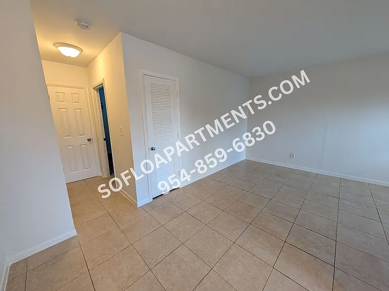 3611 N Dixie Hwy — Photo 4