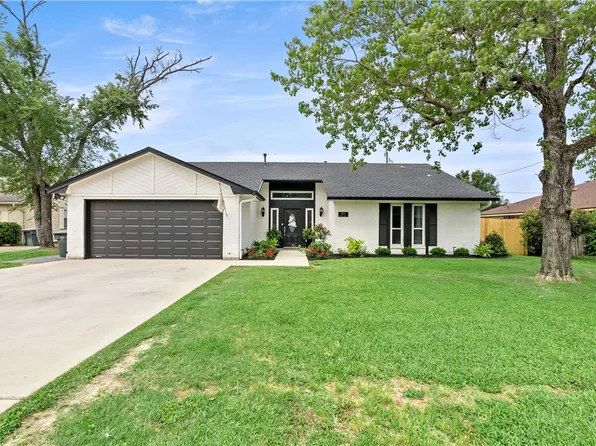 2806 Celinda Cir, College Station, TX 77845