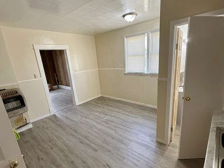 117 Kent St #4 — Photo 2