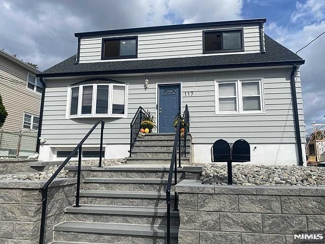 1st image of 117 Forest Ave Floor 2
