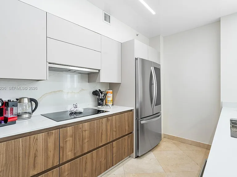 17555 Atlantic Blvd #508 — Photo 10