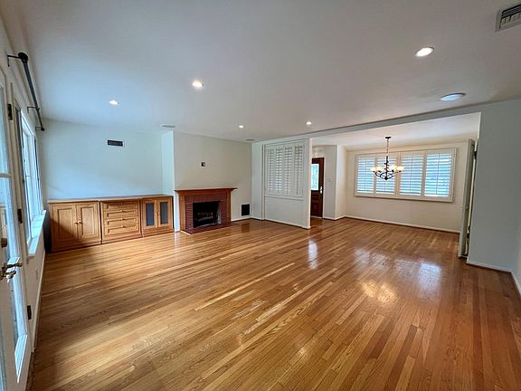 5th image of 918 Birmingham Rd