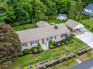 4 Bayberry Ln, Mattapoisett, MA 02739