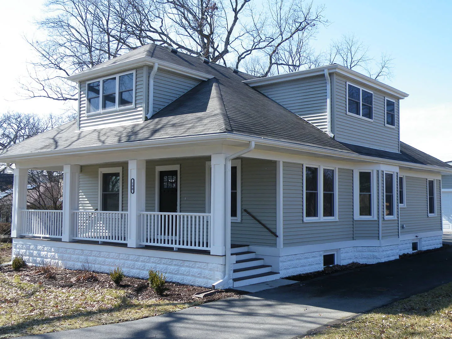 190 Vance St photo 1