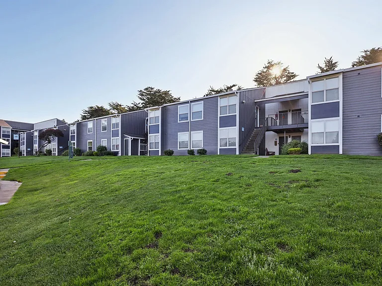 Skyline Heights Apartments — Photo 41