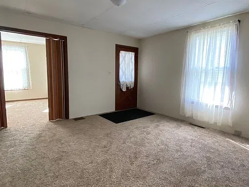2 bed, 1058 sqft, $1,200 — Photo 2