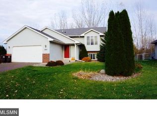 3843 Hallmark Ave N, Oakdale, MN 55128