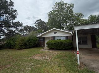 114 Fairview Ln, Daleville, AL 36322