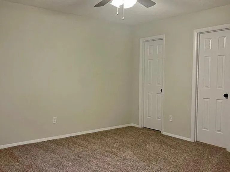 2136 Crystal Ct — Photo 5