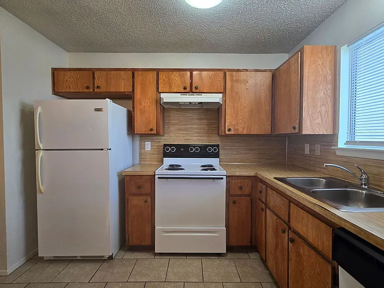 1309 Quail Cir #B — Photo 3