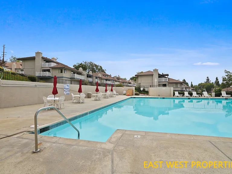 2409 Sommerset Dr — Photo 32