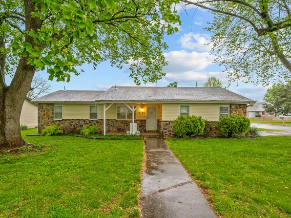 2740 S Grant Avenue, Springfield, MO 65807